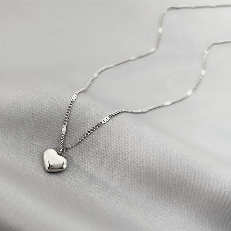 1pcs Gold-color Necklace Ms Simple Fashion Peach Heart Necklaces for women Engraved Love Collarbone Chain Holiday Jewelry Gifts