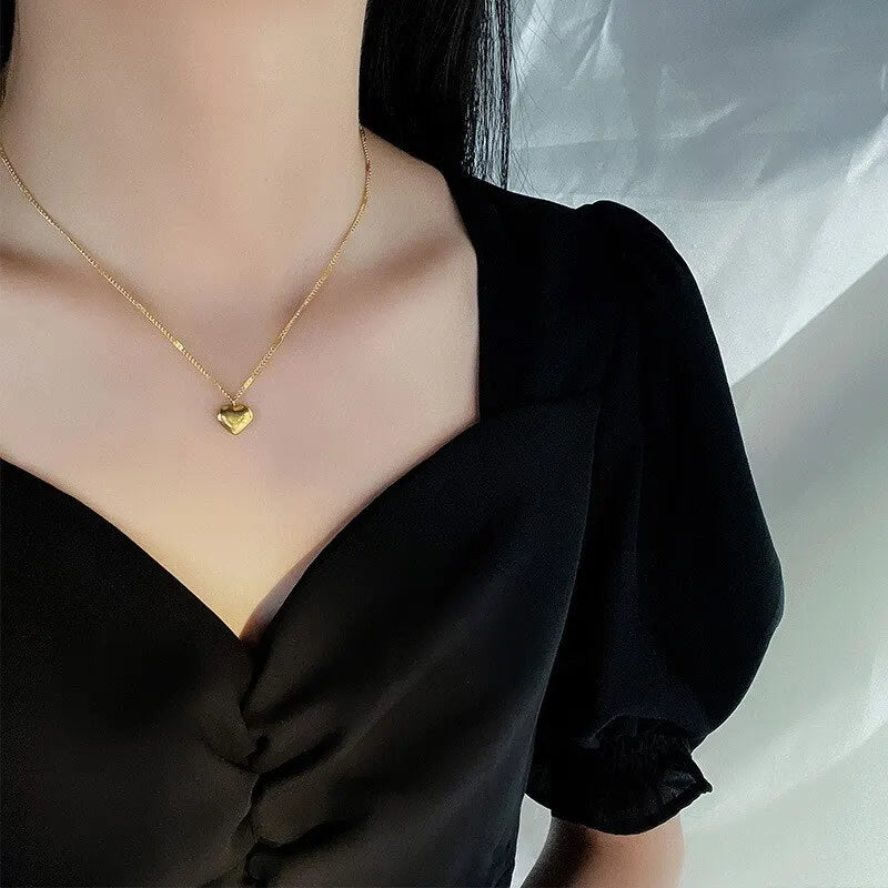 1pcs Gold-color Necklace Ms Simple Fashion Peach Heart Necklaces for women Engraved Love Collarbone Chain Holiday Jewelry Gifts