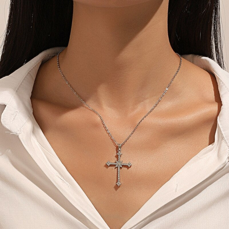 1pcs Imitation White Gold-color Necklace Ladies Cold Wind Full Of Diamonds Star Mango Shining Cross Pendant Jewelry