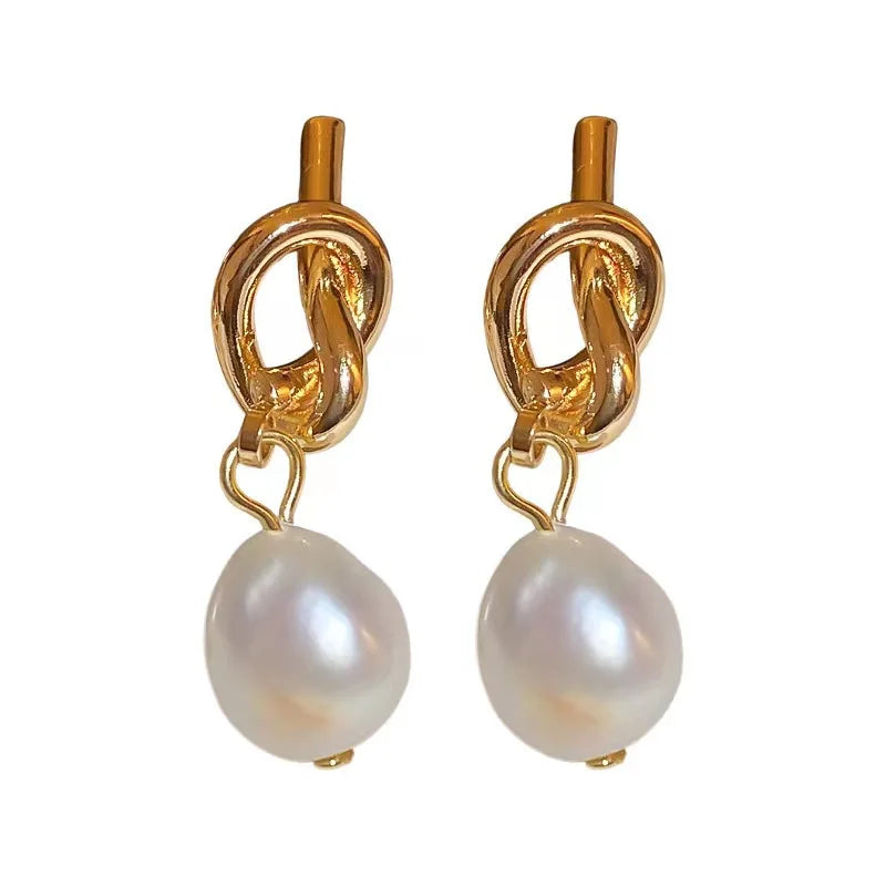 2025 New French Elegant Gold Color Bean Spliced Flat Pearl Earrings for Korean Fashion Jewelry Party Women's Sweet Accessories