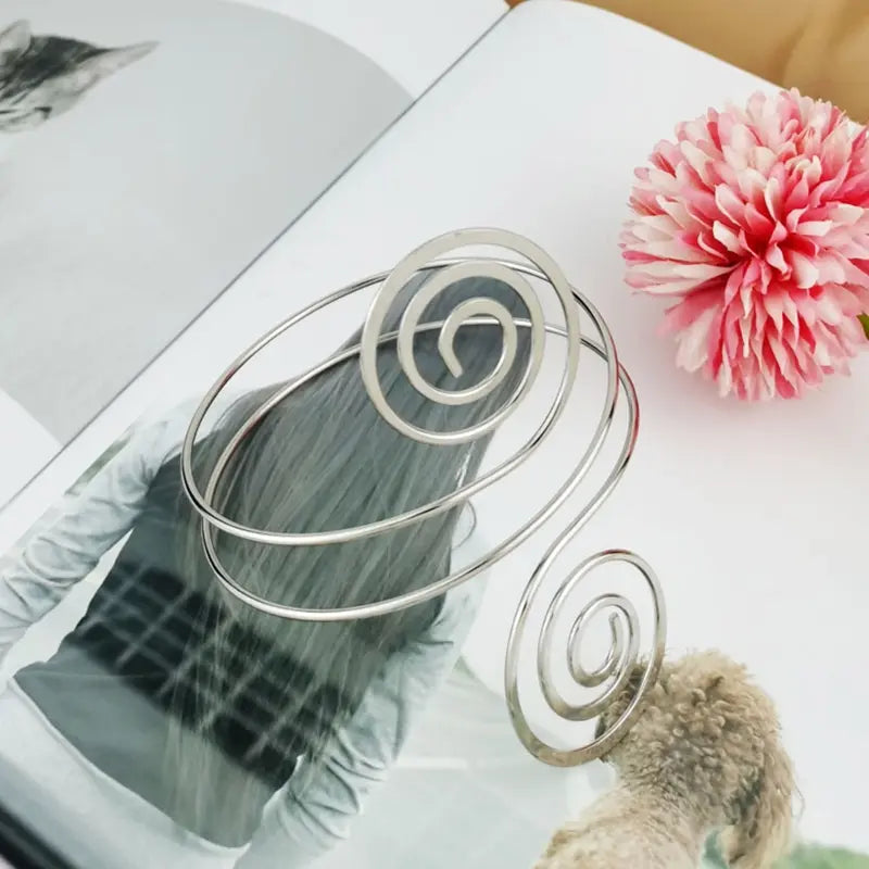 Alloy Spiral Armband Swirl Upper Arm Cuff Armlet Bangle Bracelet Egyptian Costume Accessory for Women Silver Color