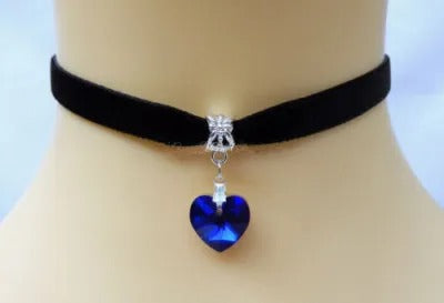 New Fashion Women Velvet Choker Heart Crystal Pendant Necklaces For Women Jewelry Female Black Ribbon Necklace Party Gift