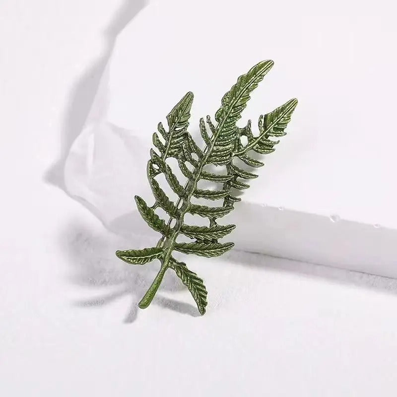 Vintage Resin Stone Green Peony Brooch for Woman Flower Lapel Pins Chinese Style Party Wedding Suit Coat Jewelry Gifts