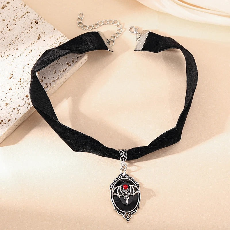 Cameo Pendant Choker Velvet Necklace for Women Fashion Pagan Witchcraft Jewelry Girls Gifts Creative Punk Choker