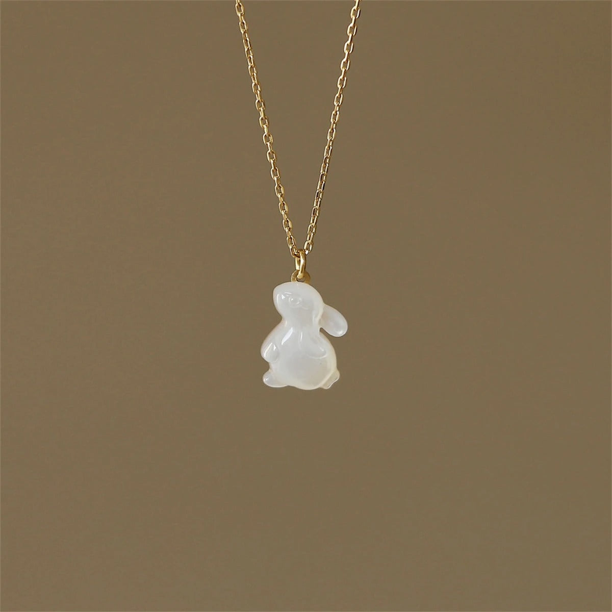 Simple Moon Watching Rabbit~Shell Rabbit Fresh and Artistic Necklace Jewelry for Female Jade Rabbit Titanium Steel