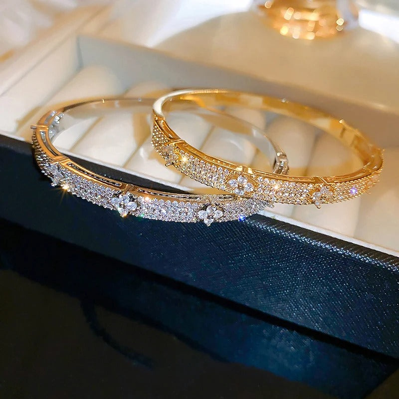 Four Leaf Flower Inlaid Shiny Zircon Bracelet for Women Girls Elegant Delicate Vintage French Jewelry Wedding