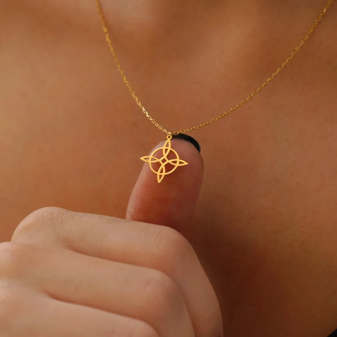 Stainless Steel Jewelry Knot Pendant Necklace Women Amulet Witchcraft Jewelry Geometric Necklace Birthday Gift