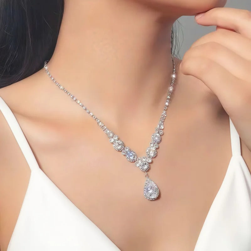 High-End Luxurious Water Droplet Pendant Necklace Sparkling Bridal Accessory Perfect for Parties Great Gift for Friends