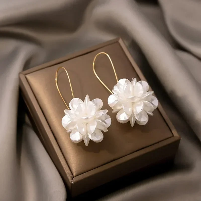 Women's Pearl Petal Ball Earrings Fashion Trend Long Flower Ball Earrings Ear Buckle Party Holiday Jewelry Gifts