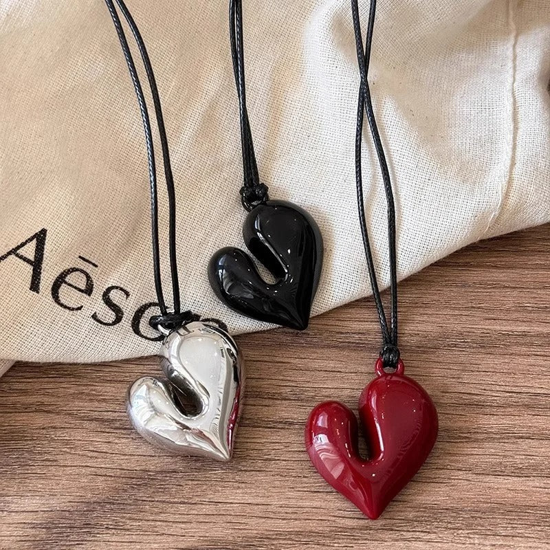 Red Heart Pendant Necklace vintage Aesthetic Love inspired choker New Fashion Romantic Heart Necklace For Women