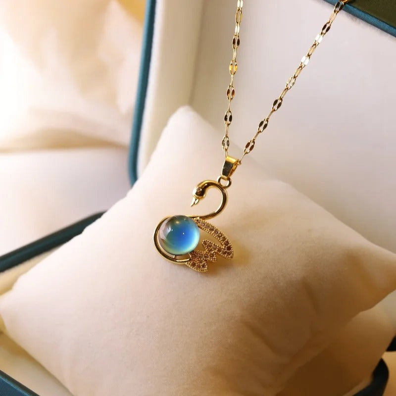 Color Changing Necklace Women Temperature Control Discoloration Pendant Necklace Female Fashion Swan Titanium Steel Necklace