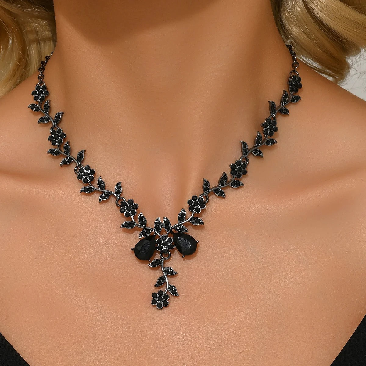 1PC Women's Fashion Trendy Water Drop Leaf Design Necklace Jewelry Suitable for Date, Party, Festival Gifts