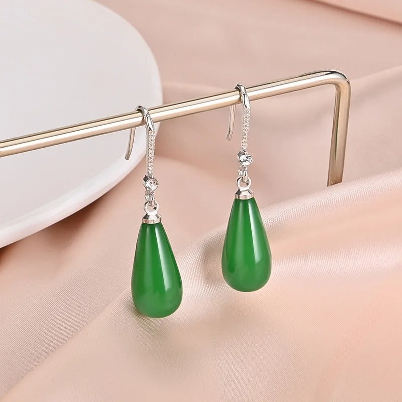 2025 Elegant and Fashionable Women's Water Drop Imitation Pearl Earrings Red and White Round Oval Wedding Jewelry Birthday Gifts