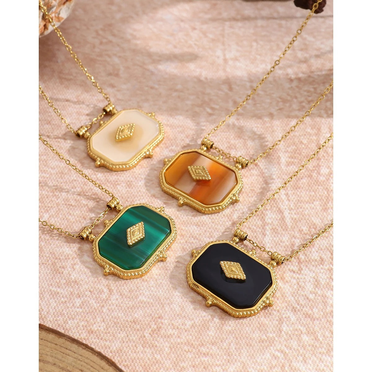 Vintage Luxury Acrylic Charms Pendant Necklaces for Women 18K Gold Plated Trendy Y2K Jewelry