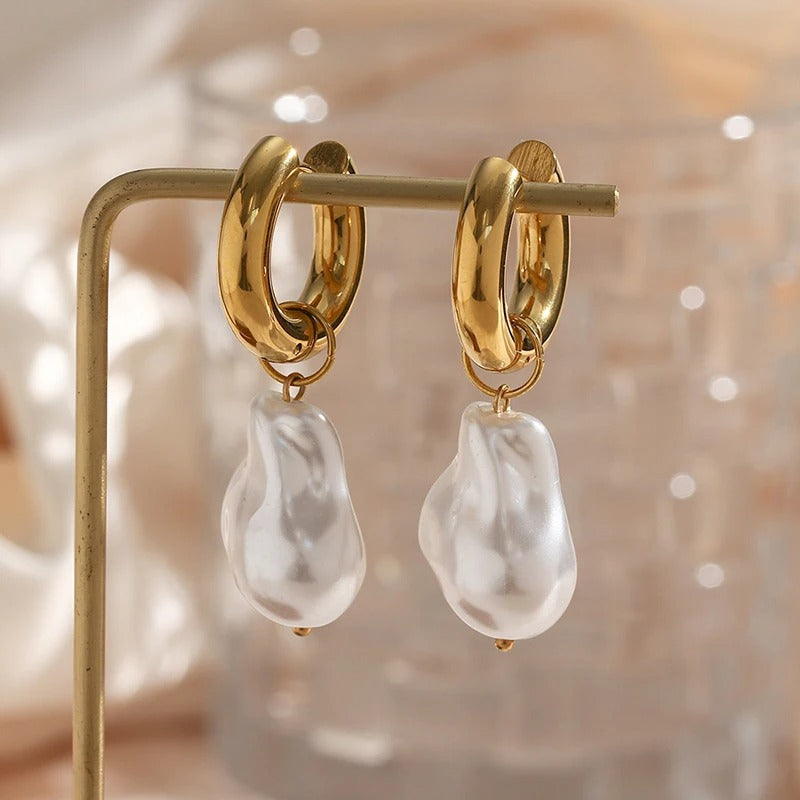 Vintage Baroque Pearl Dangle Earrings for Women Luxury Metal Round Ear Buckle Retro Elegant Jewelry