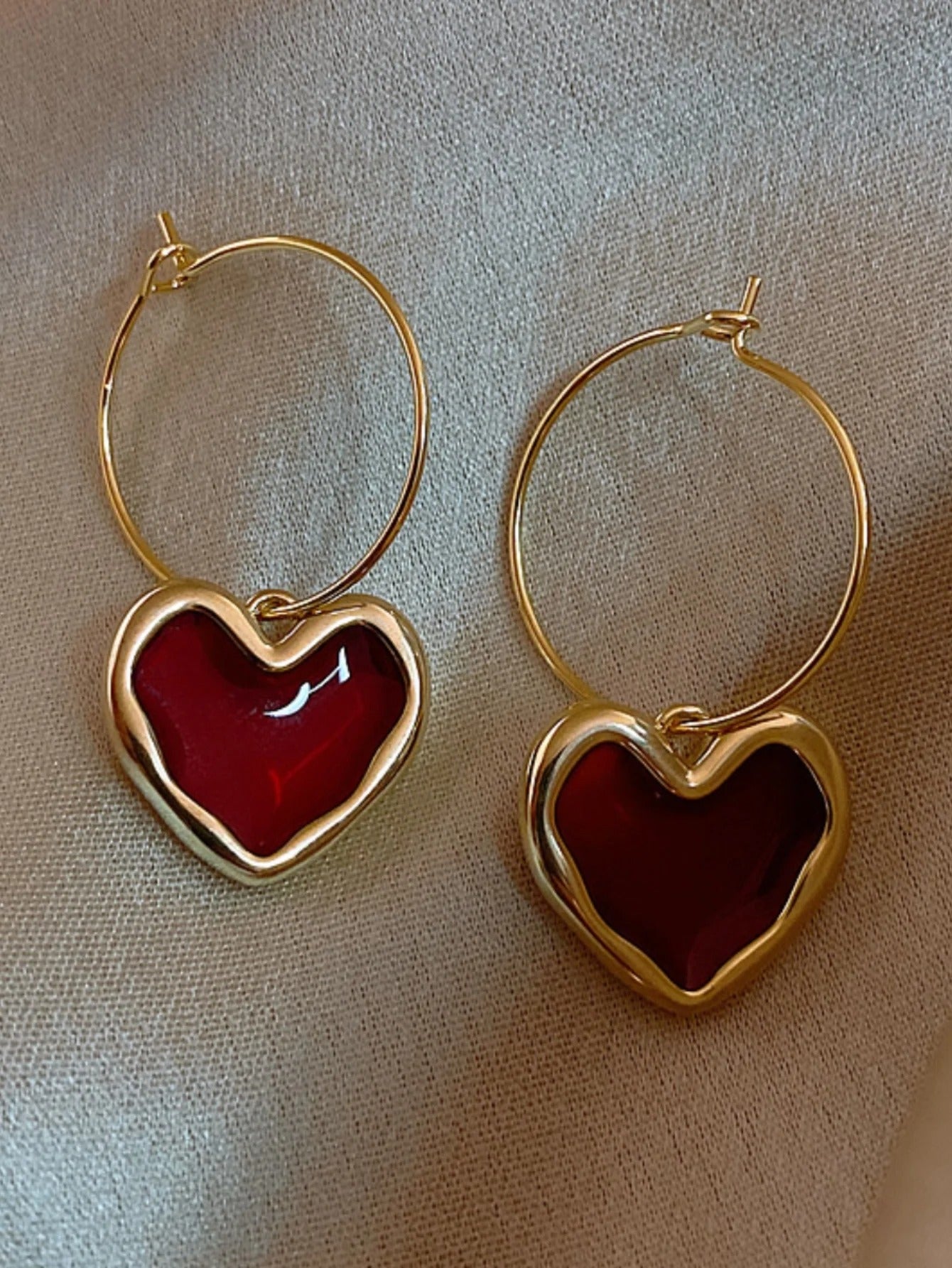 2 Pieces of Trendy Wine Red Heart-shaped Earrings for Women, Outdoor Travel, Carnival, Party, Holiday Dressing Gifts