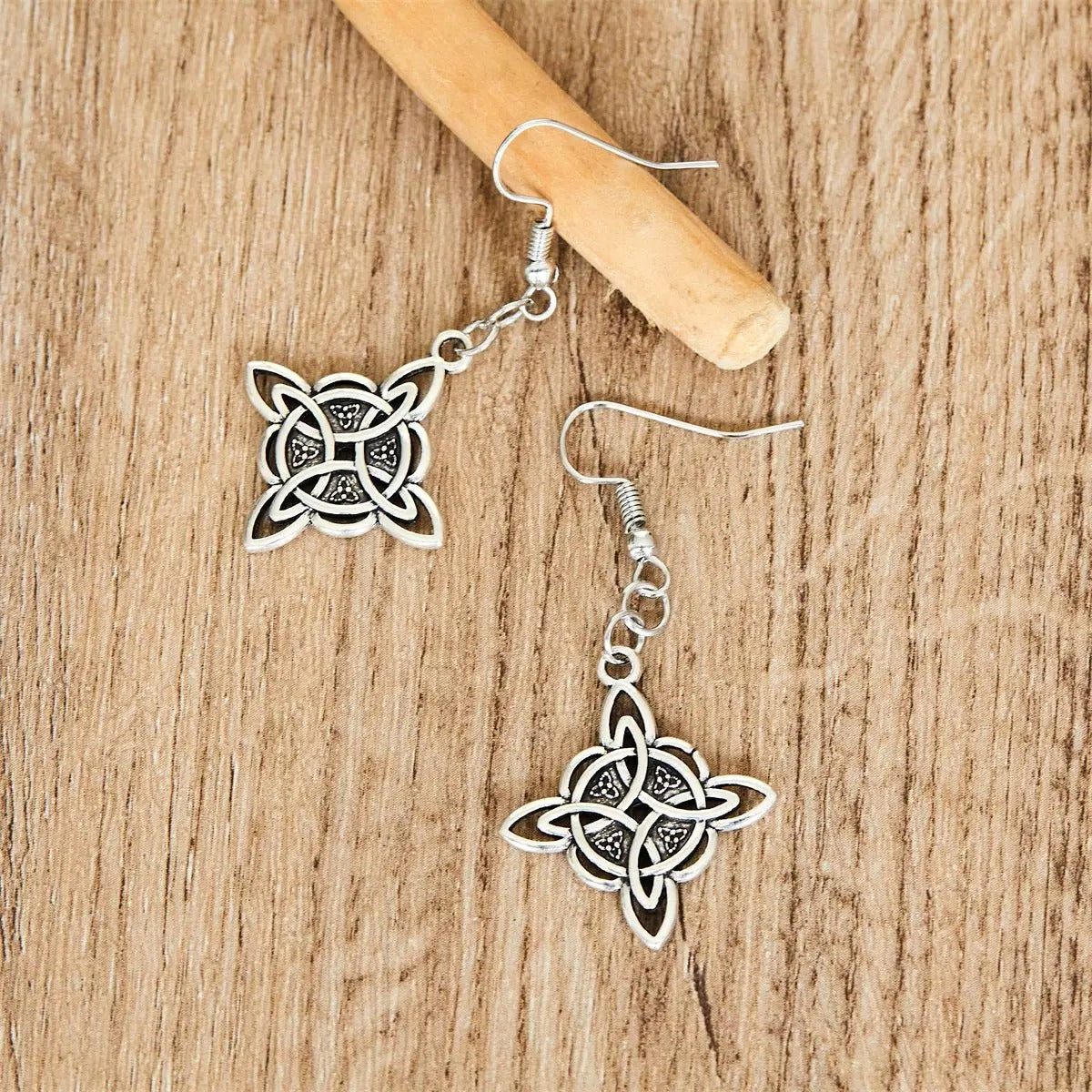 Vintage Witch Knot Earrings Magic Knot Symbol Earring for Men Women Celtic Knot Jewelry Gifts