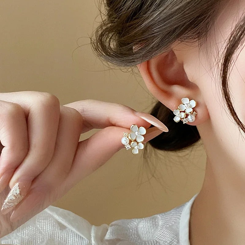 New White Enamel Oil Flower Stud Earrings for Women Cute Single Layer Blooming Gardenia Earrings Trendy Party Small Jewelry