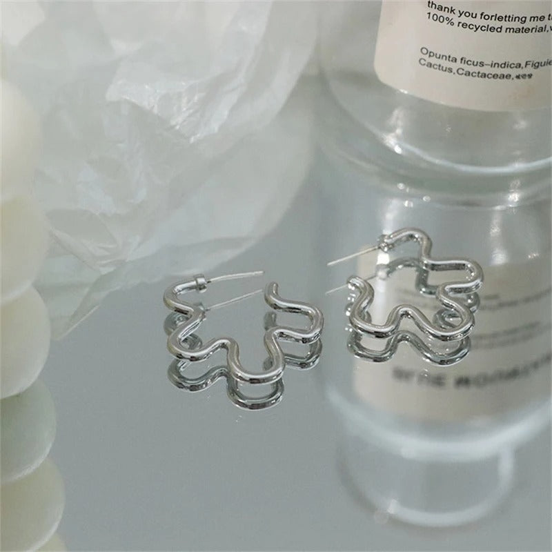 Korean Fashion Exaggerated Hollow Irregular Flower Hoop Earring for women Silver Color Girls Aesthetic Jewelry