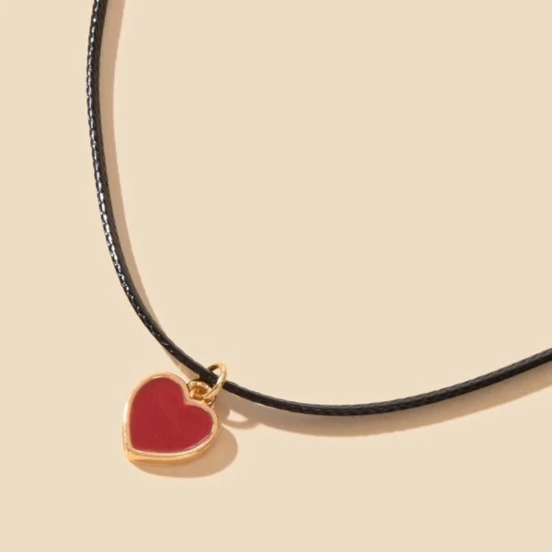 New Gothic Personality Creative Leather Love Pendant Necklace Ladies Retro Punk Style Holiday Jewelry Accessories