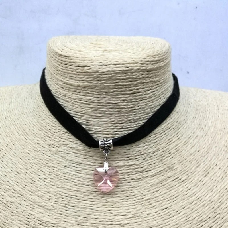 New Fashion Women Velvet Choker Heart Crystal Pendant Necklaces For Women Jewelry Female Black Ribbon Necklace Party Gift