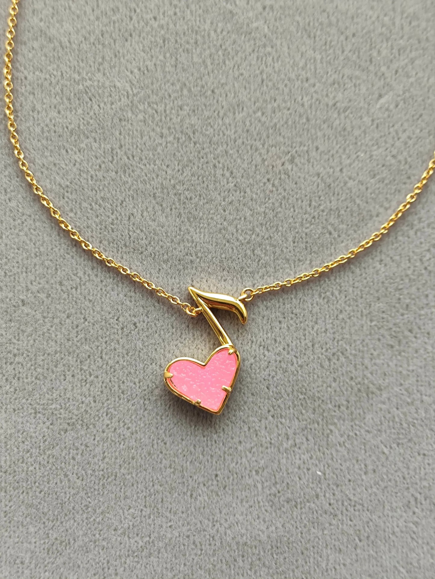 Fashion Jewelry Dolly Heart Music Note Short Pendant Necklace in Light Pink For Women Unique gifts