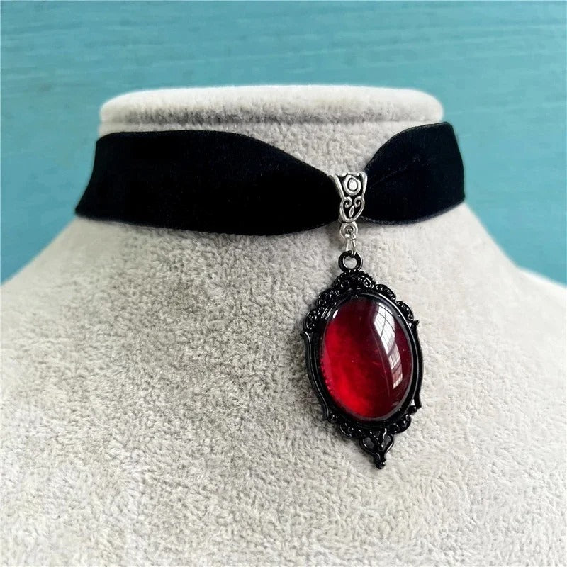 Cameo Pendant Choker Velvet Necklace for Women Fashion Pagan Witchcraft Jewelry Girls Gifts Creative Punk Choker
