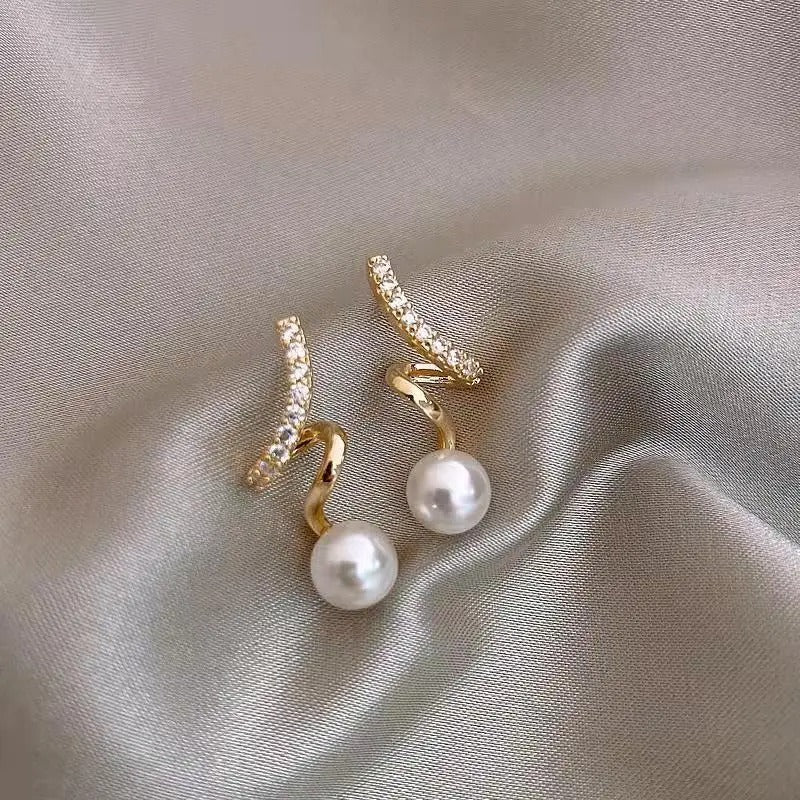 Korean Fashion Rhinestones Pearl Drop Earrings for Women Party Golden Color Irregular Geometry Twist Earrings Statement Jewelry