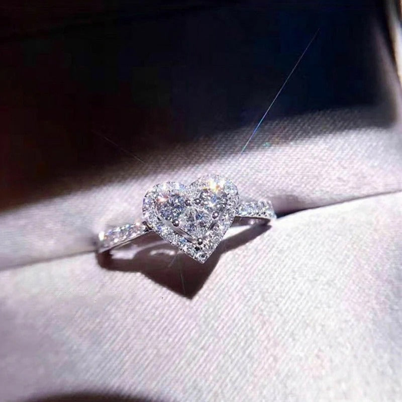 Fashion Luxury Heart Rings Women Inlaid Dazzling Cubic Zirconia Elegant Wedding Accessories Daily Wearable Trendy Jewelry