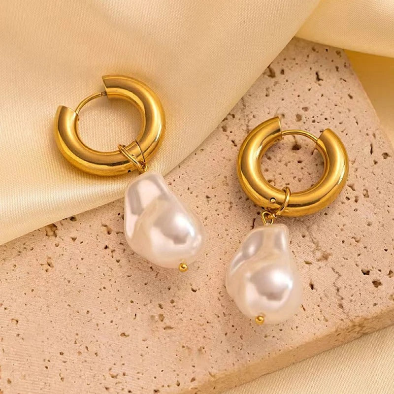 Vintage Baroque Pearl Dangle Earrings for Women Luxury Metal Round Ear Buckle Retro Elegant Jewelry
