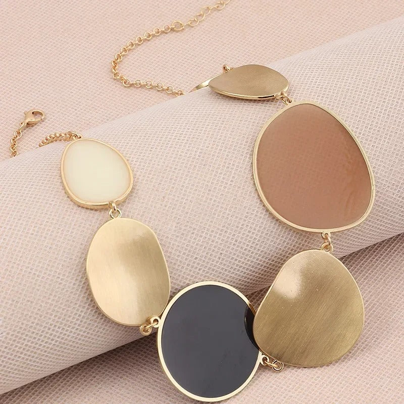 Metal Disc Pendant Choker Necklace For Girls Golden Chains Vintage Big Round Wafer Dangle Statement Necklaces Women Jewelry