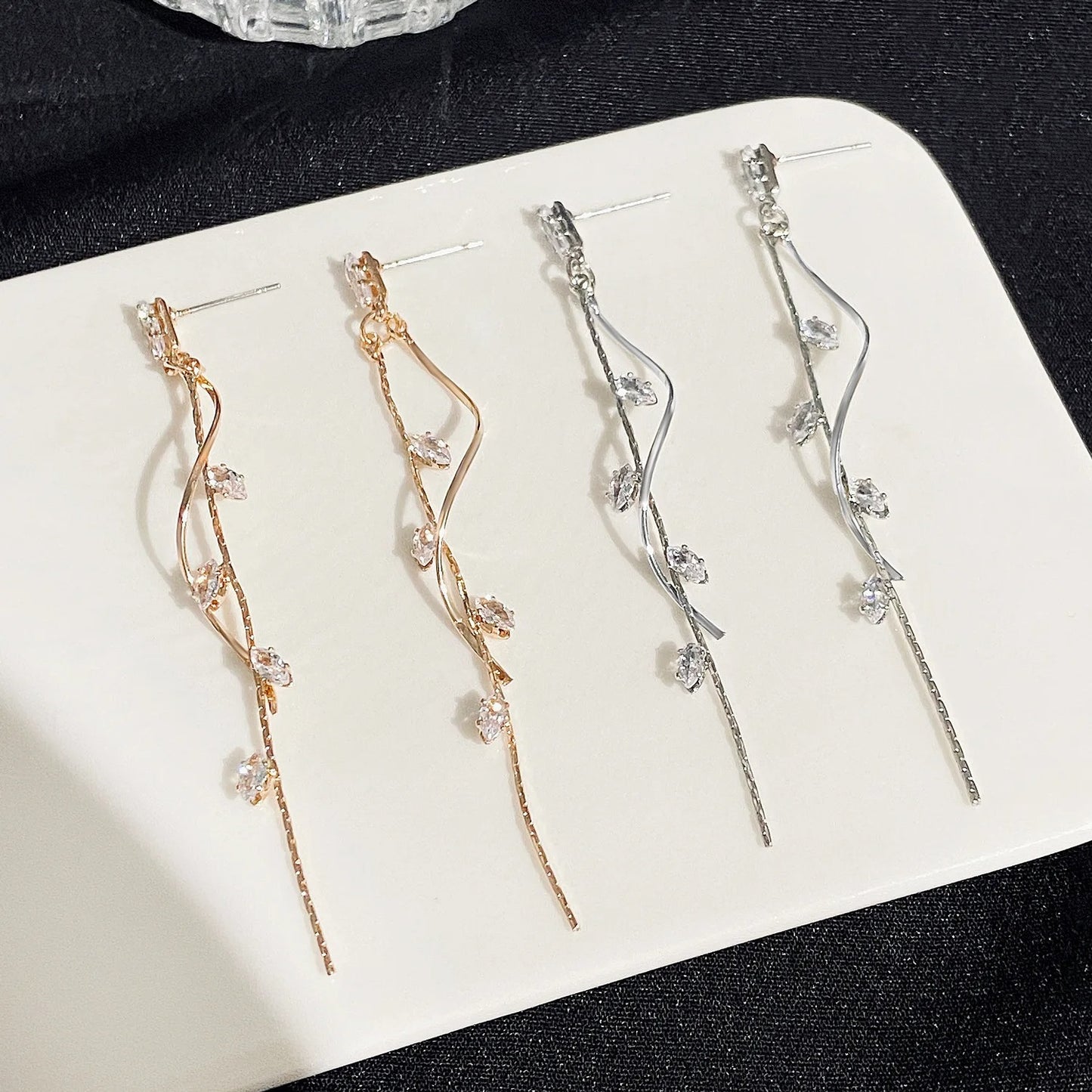 French Luxury Sweet Romantic Long Zircon Tassel Twisted Earrings for Women Temperament Wedding Banquet Jewelry Gift