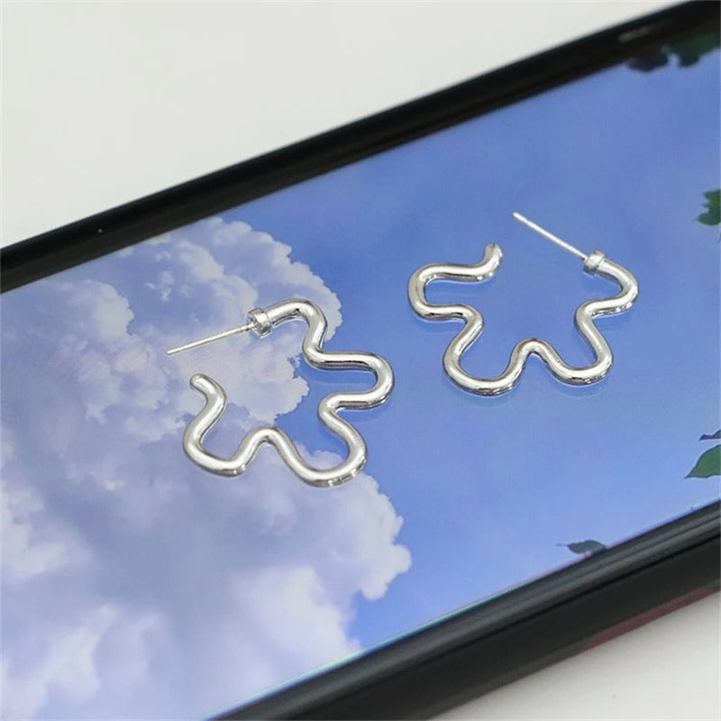 Korean Fashion Exaggerated Hollow Irregular Flower Hoop Earring for women Silver Color Girls Aesthetic Jewelry