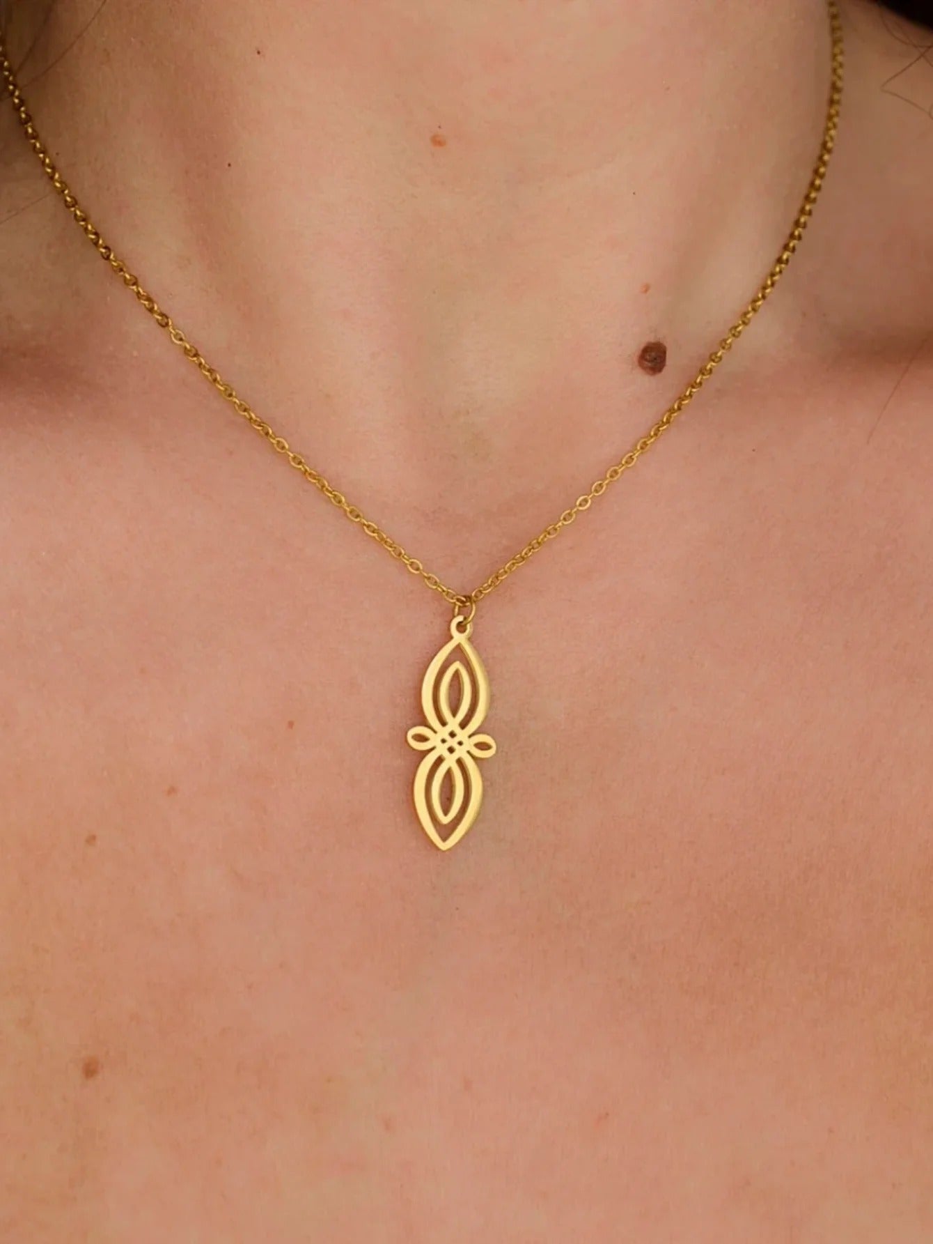 Stainless Steel Jewelry Knot Pendant Necklace Women Amulet Witchcraft Jewelry Geometric Necklace Birthday Gift