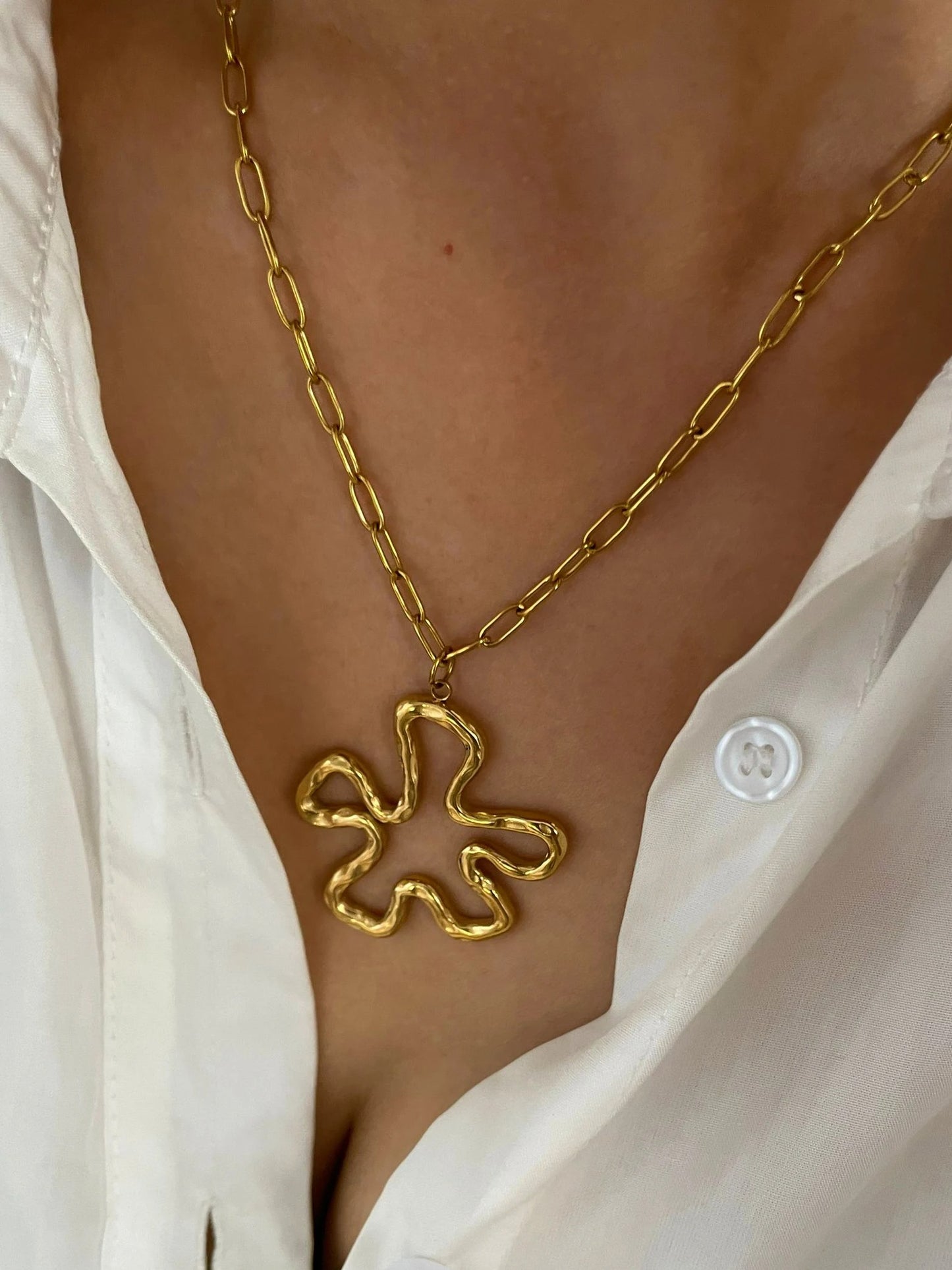 Exaggerated Punk Big Butterfly Hollow Oval Flower Pendant Necklace for Women Stainless Steel Waterproof Fashion Gifts