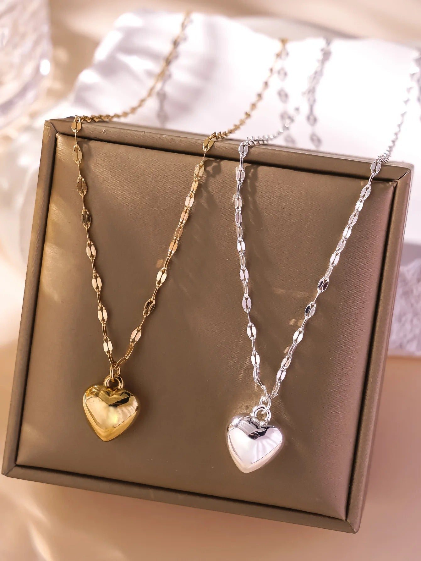 Stainless Steel Love Heart Necklace For Women 2025 New Trendy Lip Chain Simple Pendant Necklace Jewelry Gift