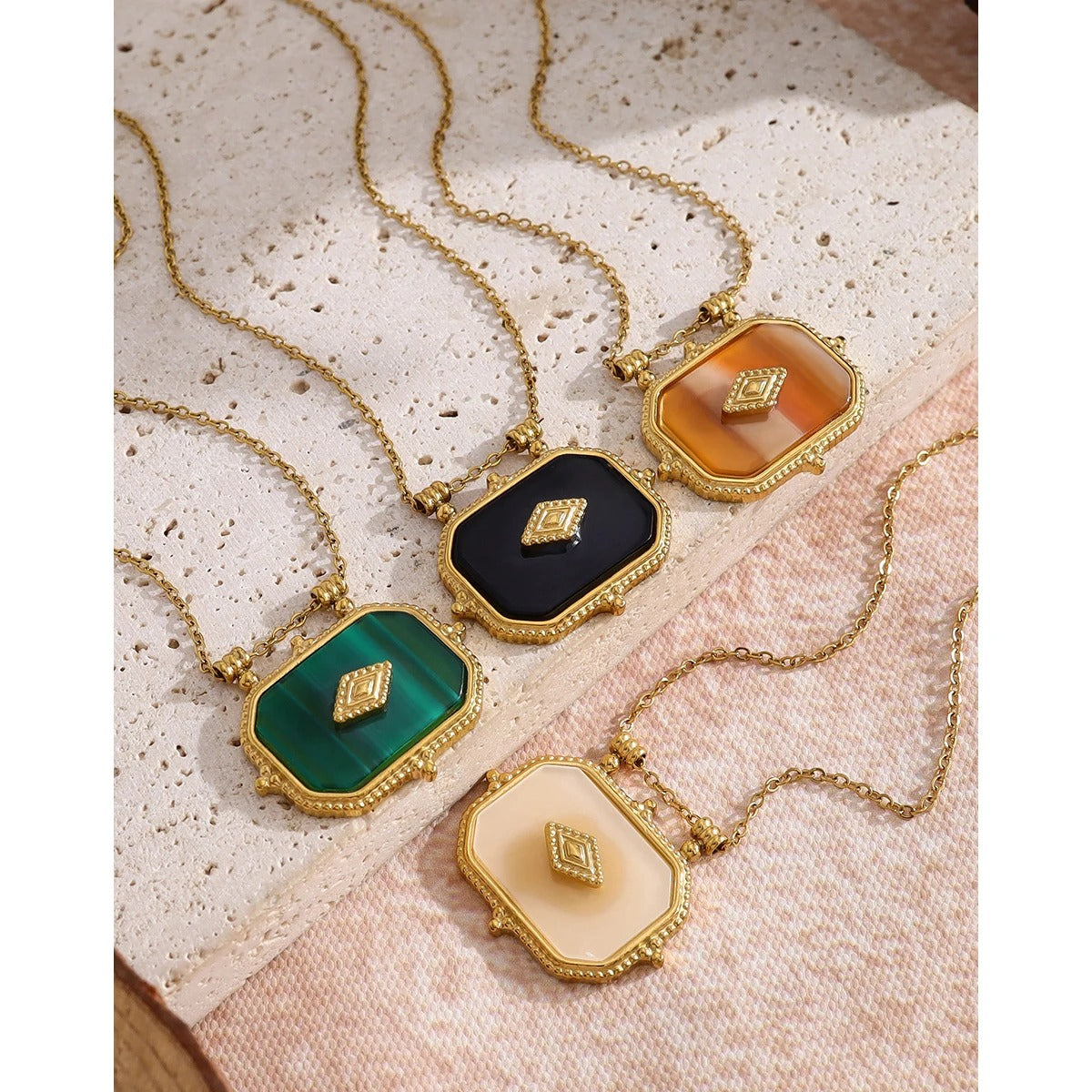 Vintage Luxury Acrylic Charms Pendant Necklaces for Women 18K Gold Plated Trendy Y2K Jewelry