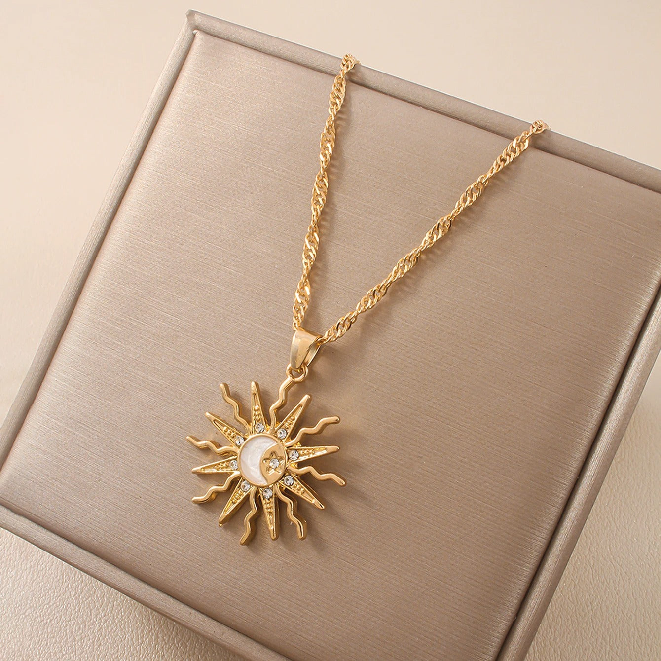 Shining Sun, Star & Moon Pendant Necklace Retro Rhinestone Three-in-One Design for Women, Versatile Party Jewelry