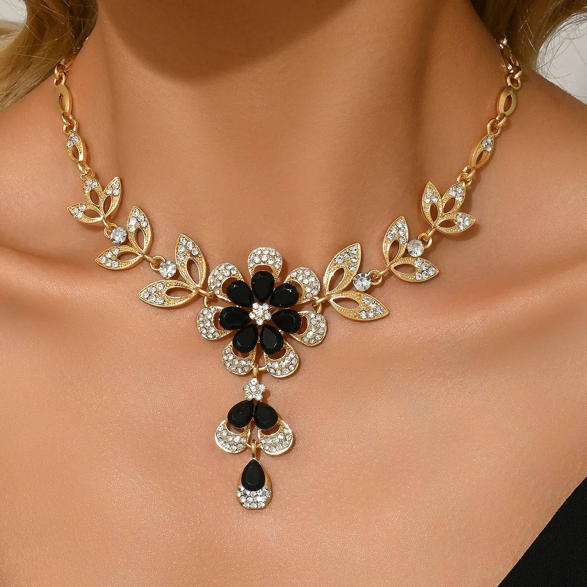 1PC Women's Fashion Flower Design Necklace Jewelry Suitable for Date, Party, Festival Gifts