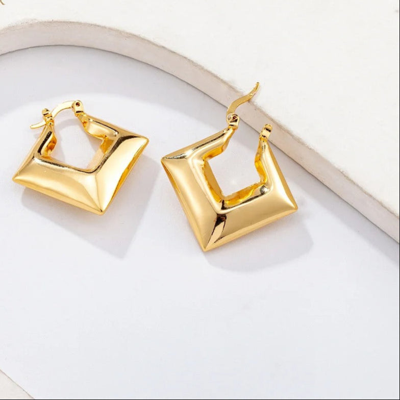Hollow Square Geometry Hoop Earrings Hypoallergenic Gold Plated Stainless Steel Accessories OL Women Decoration Fashion Jewelry