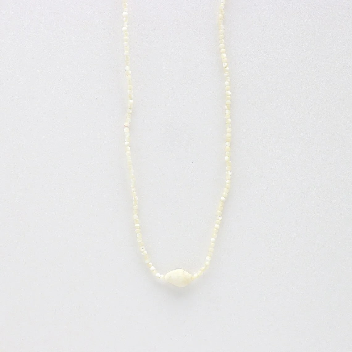 Vlen Shell Beads Necklace Mother of Pearl Natural Summer Beach Boho Jewelry Gift for Women Vacation Gifts