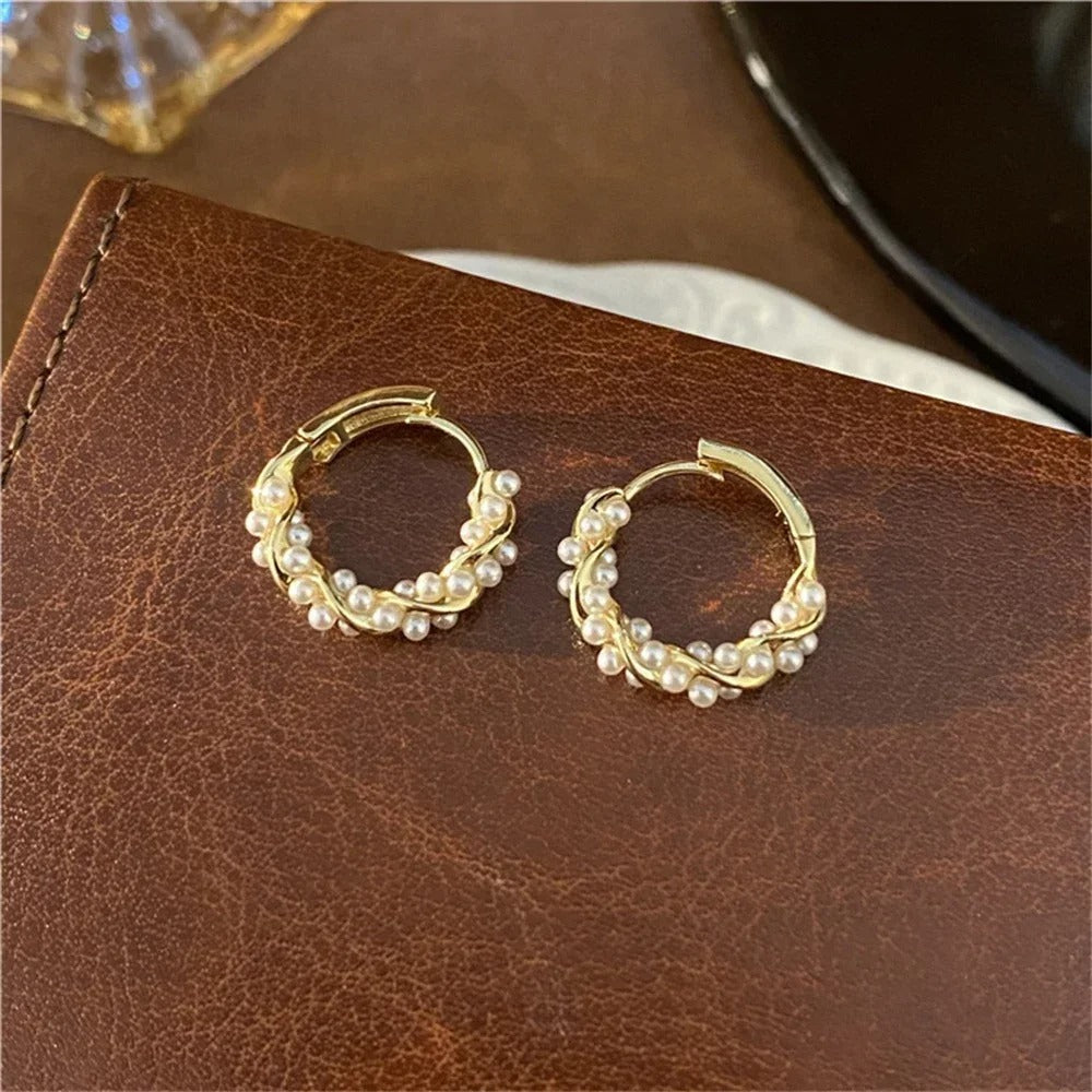 2025 New Fashion Korean Simple Temperament Circle Pearl Small Versatile Hoop Earrings for Women Party Jewelry Gifts