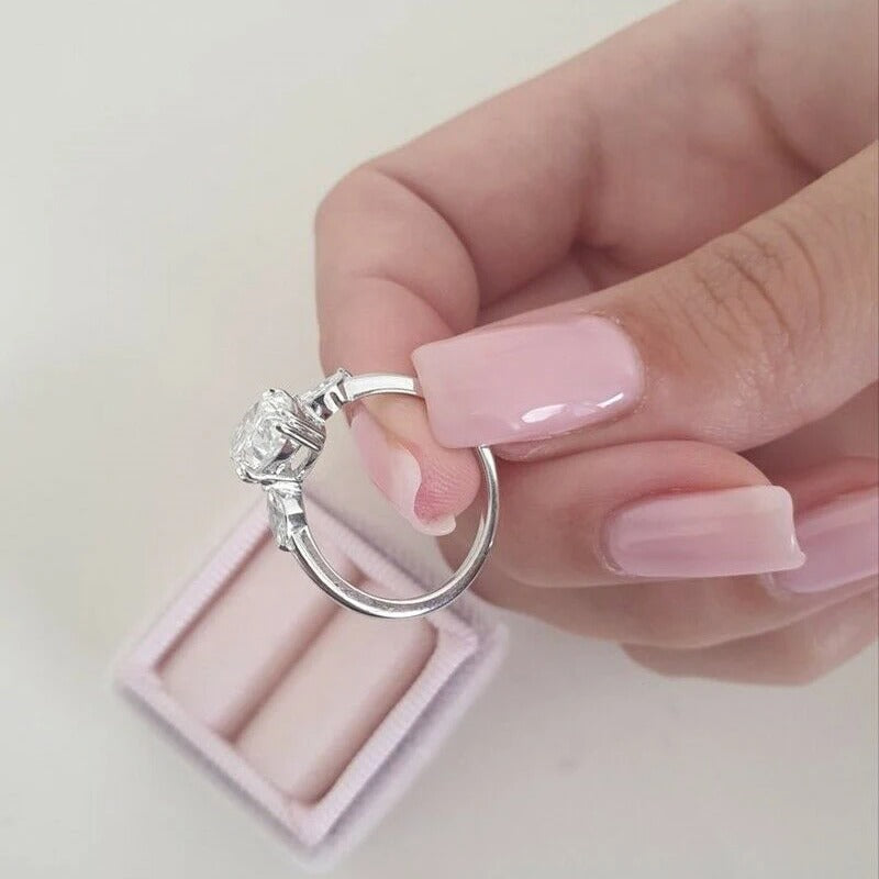Elegant Oval Cubic Zirconia Crystal Rings for Women Stylish Female Accessories Party Finger Ring Luxury Jewelry