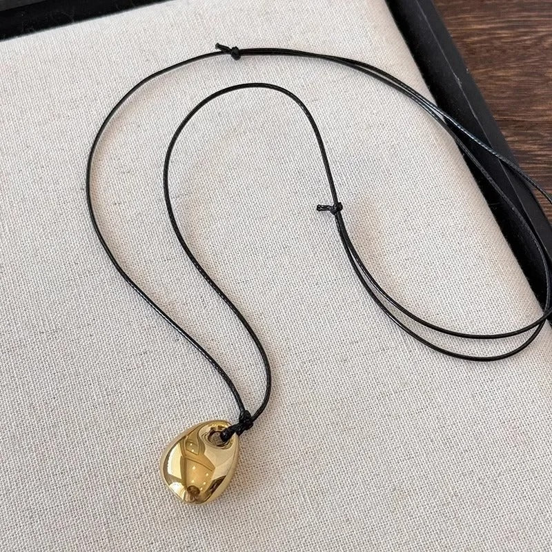 Minimalist Black Leather Rope Necklace Women's Autumn and Winter Simple Fashion Irregular Metal Pendant Long Sweater Chain
