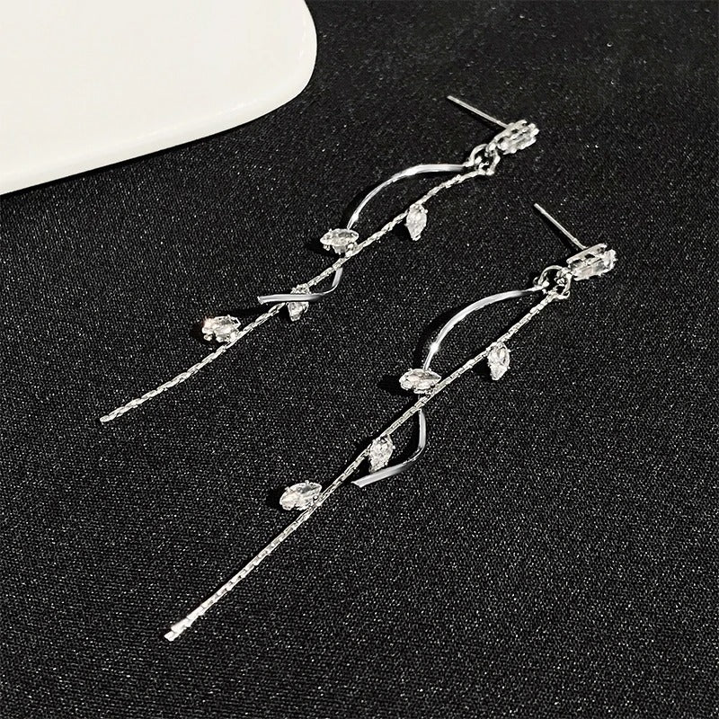 French Luxury Sweet Romantic Long Zircon Tassel Twisted Earrings for Women Temperament Wedding Banquet Jewelry Gift