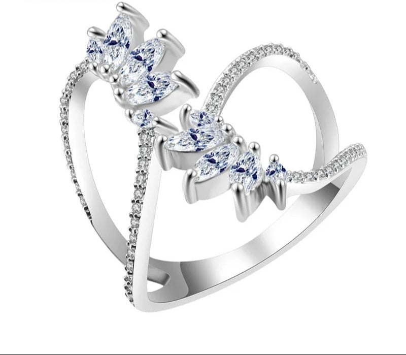 Cute Style White Color CZ Zirconia Leaf Open Rings Geometric Adjustable Ring Jewelry for Women Party Gift
