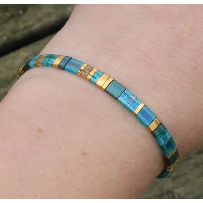 Delicate turquoise beaded bracelet,