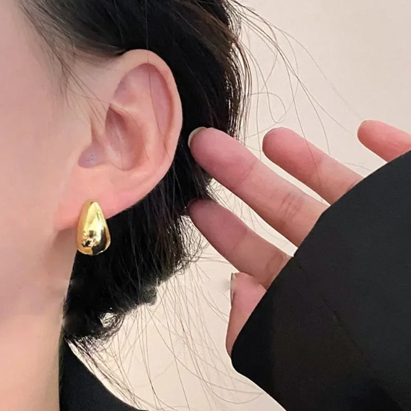 Silver Vintage Round Earrings For Women Trendy Metal Hoop Earring Jewelry Prevent Allergy Party Accessories Gifts.