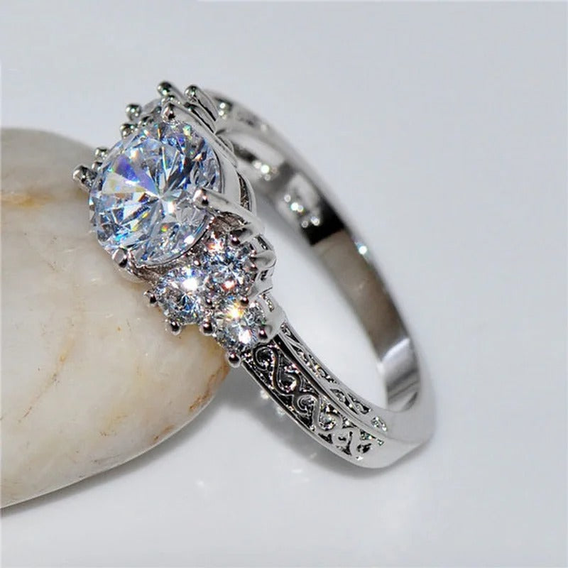 Exquisite Silver Fashion Ring Wedding & Engagement Jewelry