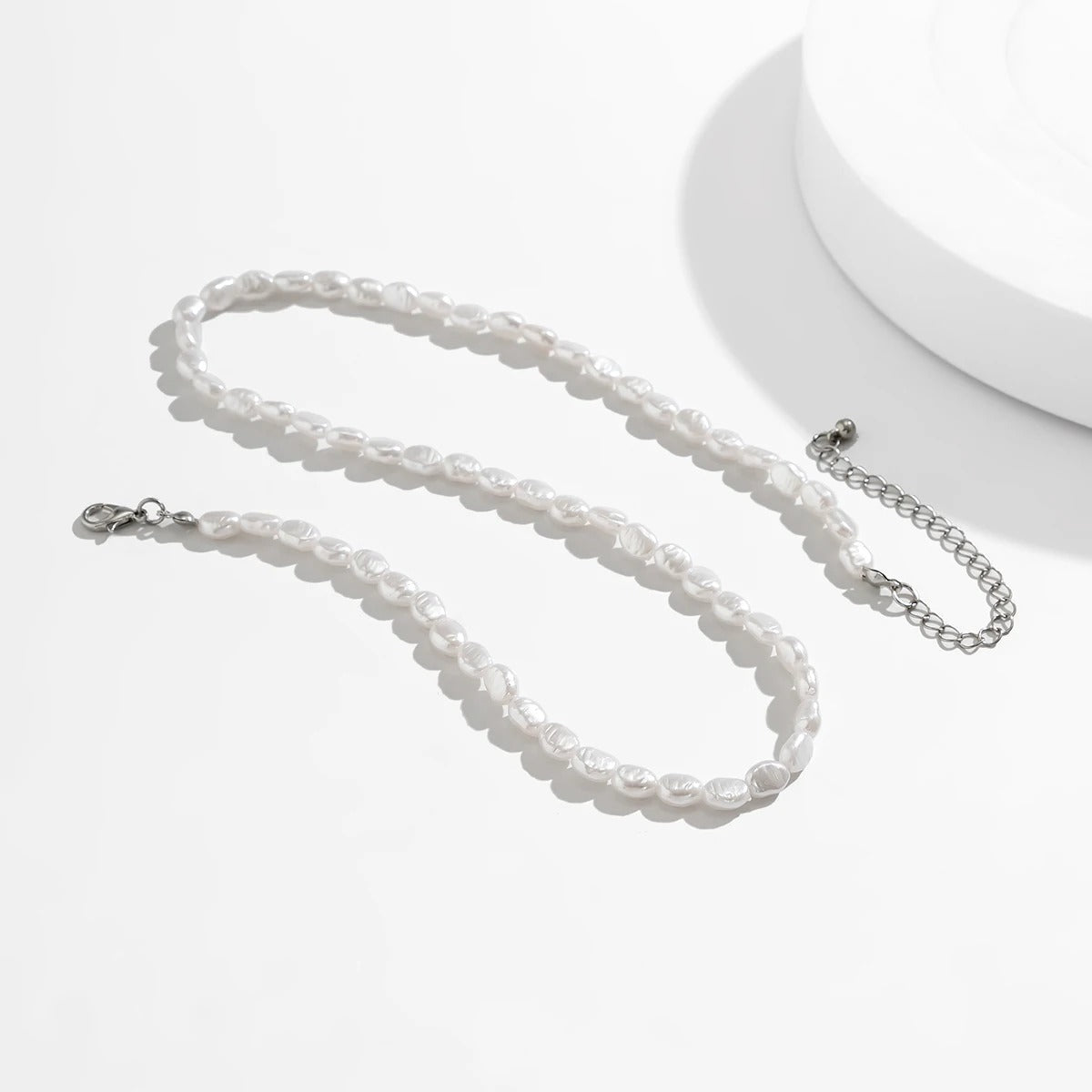 Salircon Simple Baroque Imitation Pearl Chain Choker Necklace Elegant Temperament Beaded Necklace Women's Wedding Party Jewelry
